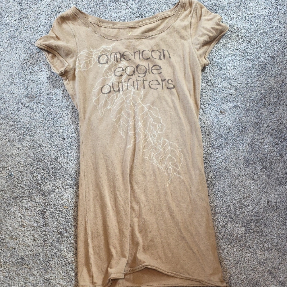 American Eagle Outfitters Cream Fitted Short Sleeve Tee